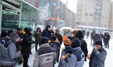 KIRŞEHİR BELEDİYESİ VATANDAŞLARA ÇORBA DAĞITTI