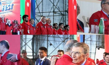 AZİZ SANCAR'IN HAYALİNDEKİ TÜRK DÜNYASI HULUSİ AKAR'A KUCAKLAŞARAK SOHBET ETTİ